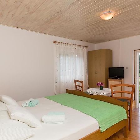 Apartments Miskovic Donje Celo Room photo